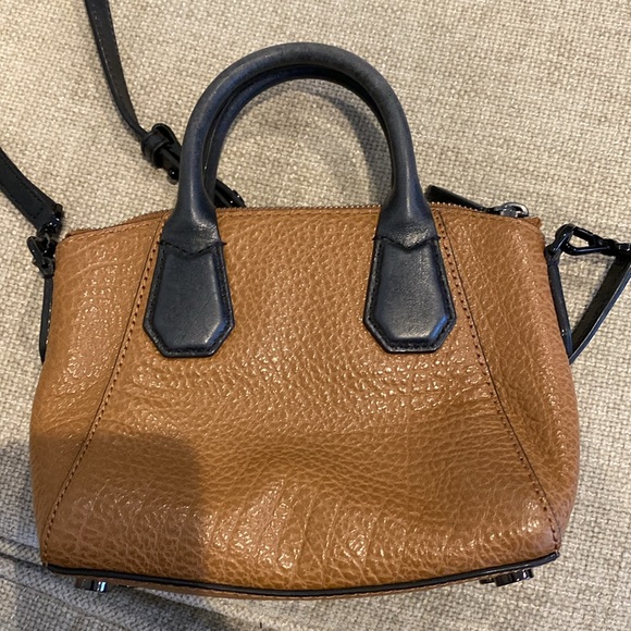 💕MICHAEL KORS HANDBAG 💕 - Picture 6 of 12